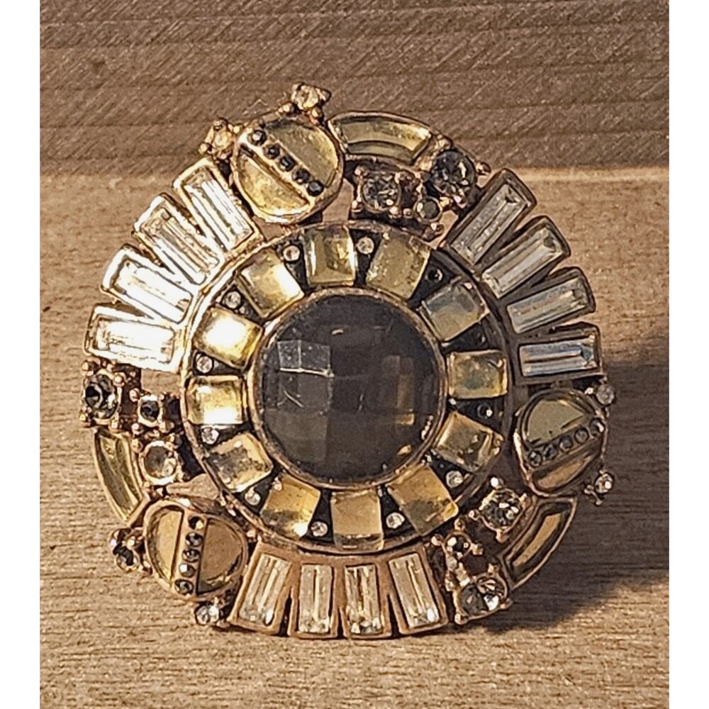 Betsey Johnson Cocktail Ring Gold Tone Rhinestone Statement Solid Size 7